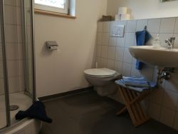 HolzhausOG_Bad.jpg