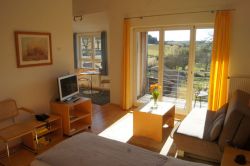 021_Ferienwohnung_Holzhaus_OG_5_560.jpg